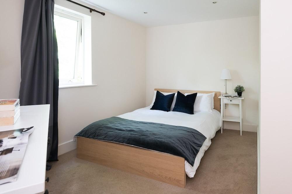 Spacious 2 Bed - Battersea High Street 2