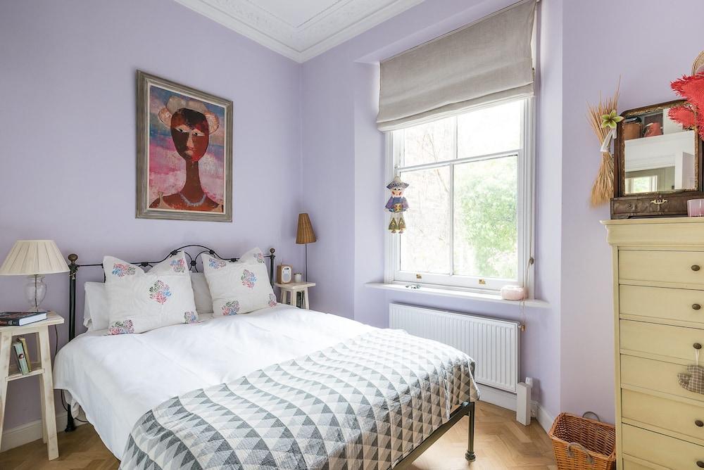 Distinctive Kensington 1-Bed Flat 2