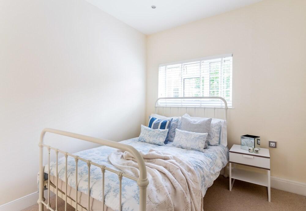 Logan Mews by Lime Street 1