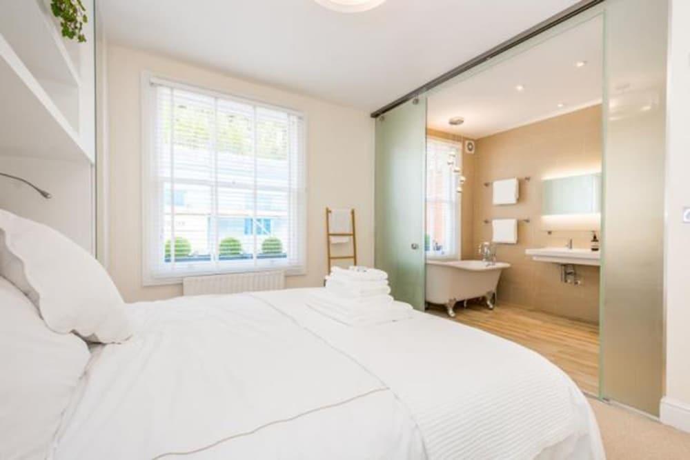 Logan Mews by Lime Street 2