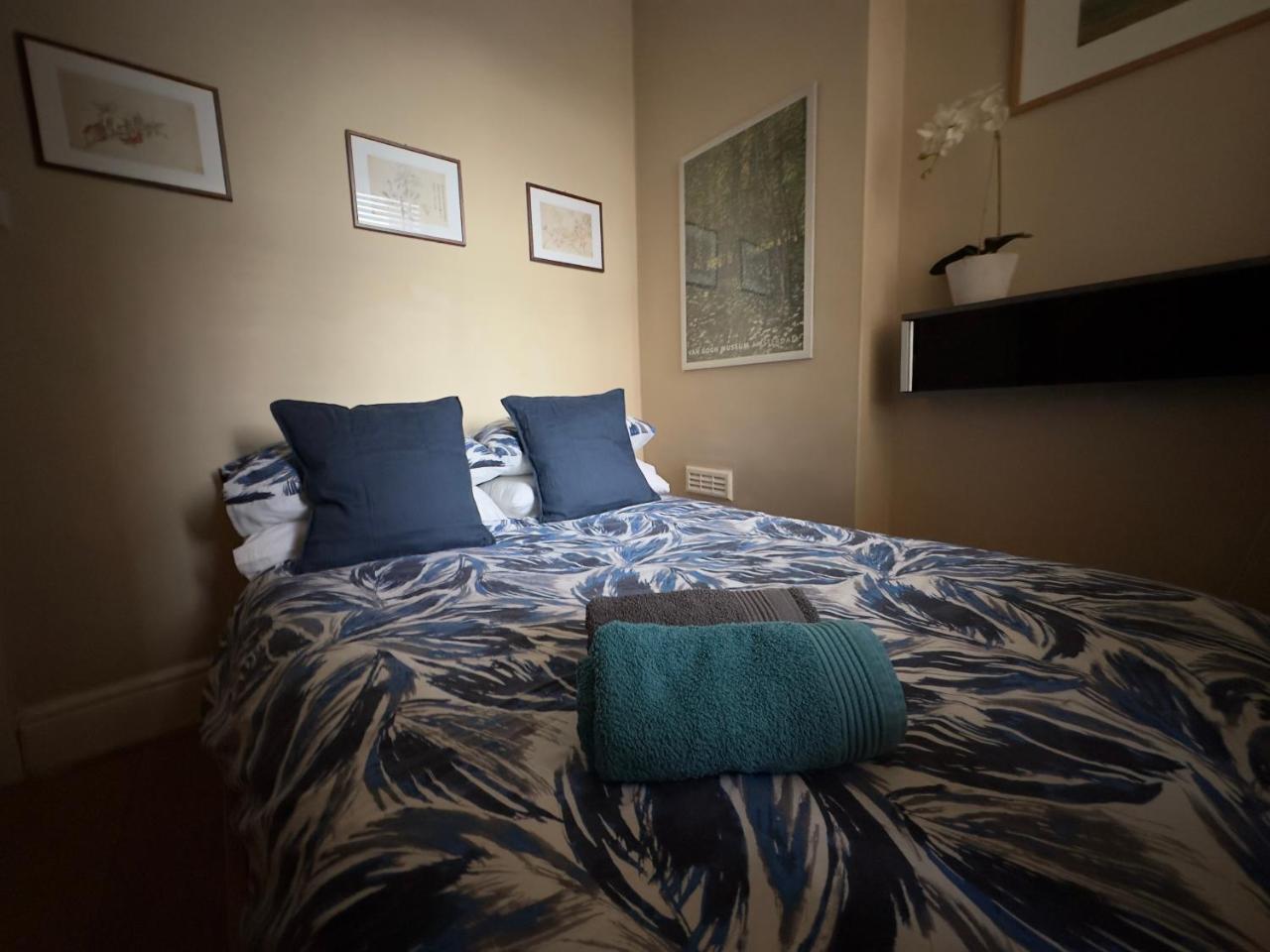 Artistic Central London Flat, 2 Minute Walk To the Station! 1