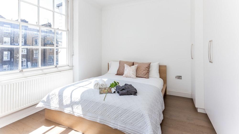 Gloucester Terrace by Lime Street 2