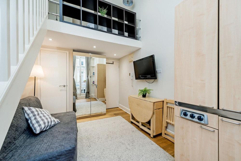 12 43 Clanricarde Gardens 2
