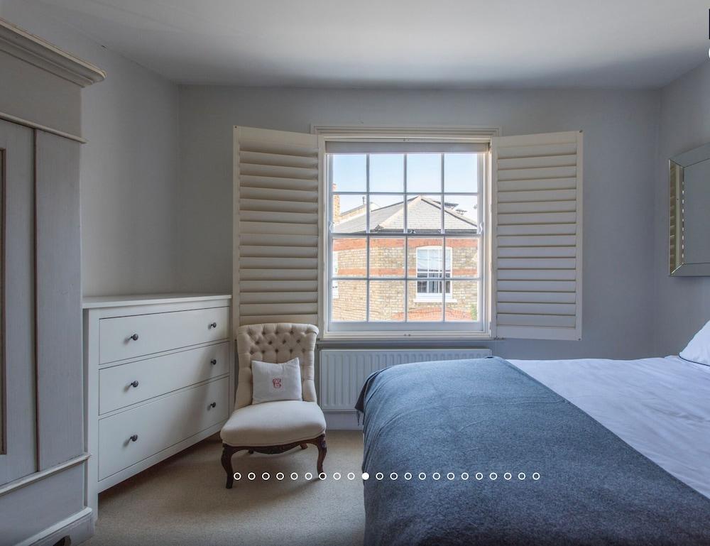 3bedroom Mews House with Garden 2