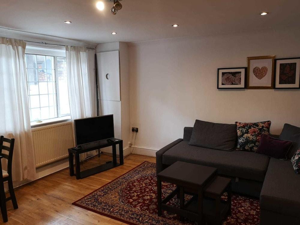 Cosy Apartment in Islington - a