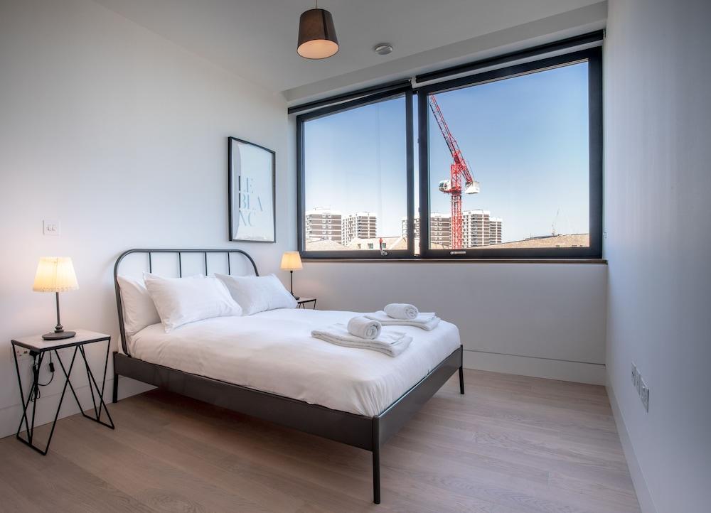 Hoxton Press by Servprop 1
