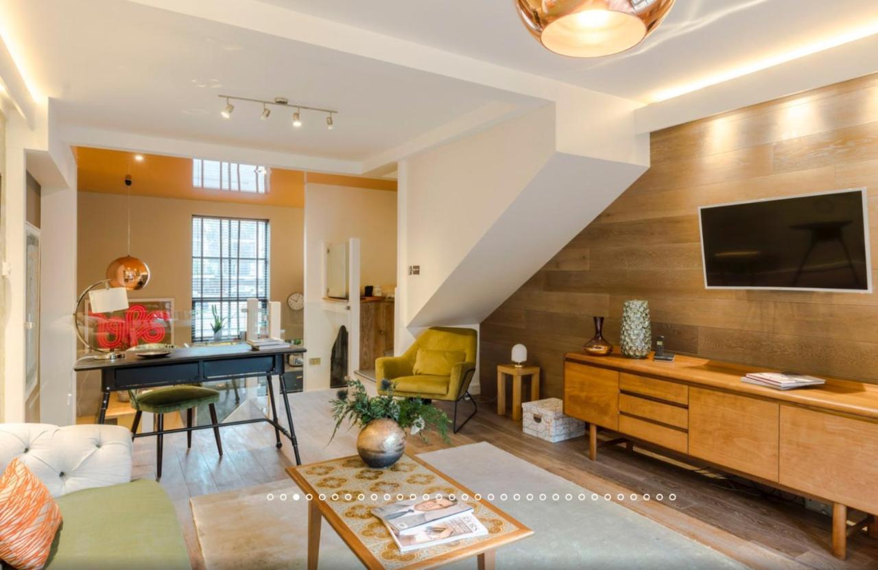 Neon Melody - Playful 2 Bedrooms by London Bridge 2