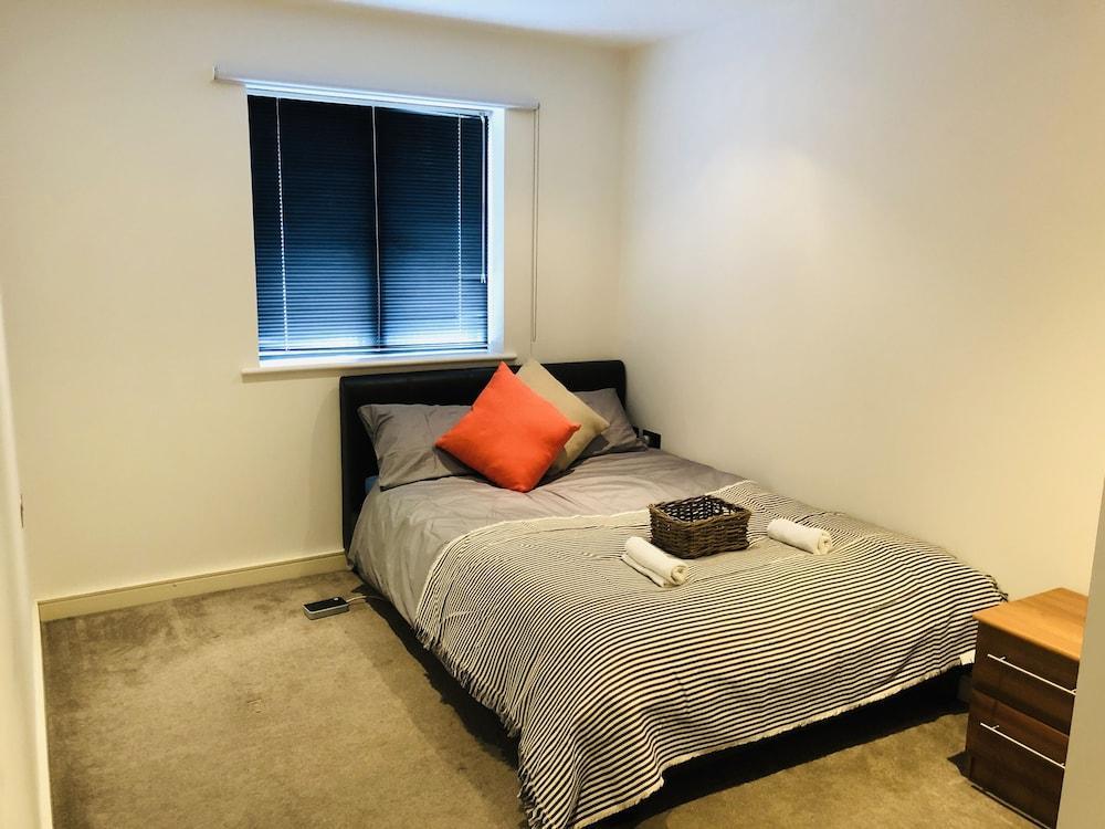 2bed 2bath Apartment in Kings Cross 1