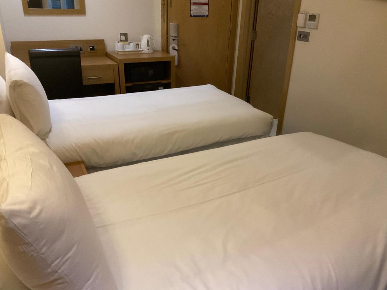 Regency Hotel Parkside 1