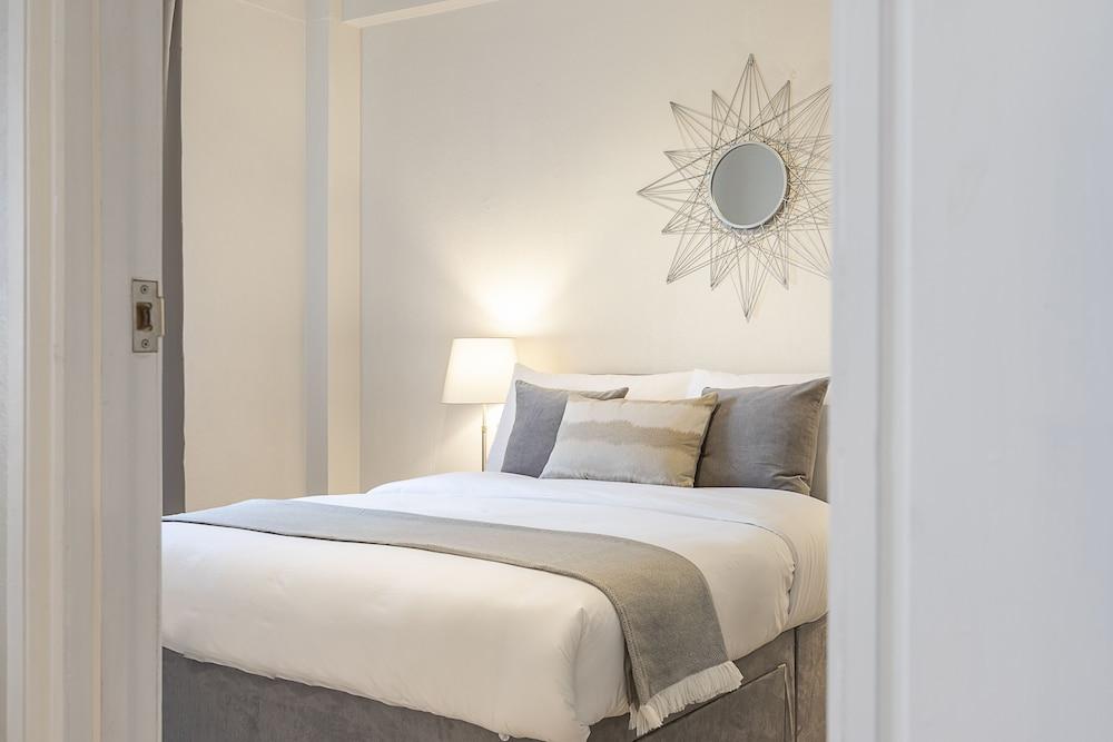 Grand Swiss Cottage Apartment 1