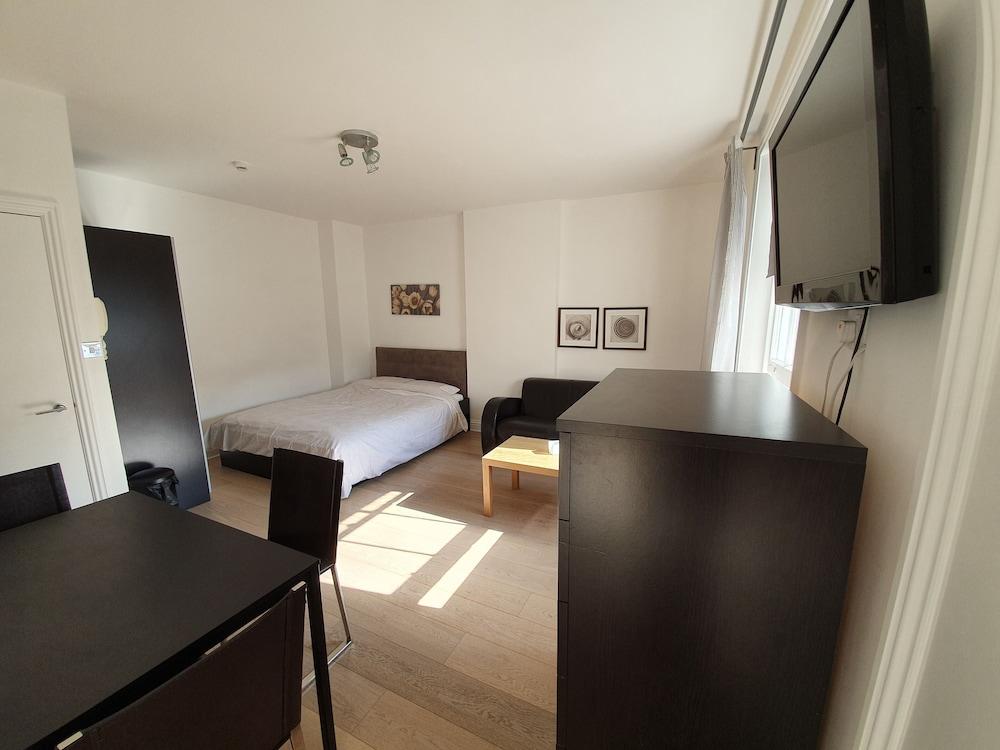 Studio Apartment in South Kensington 10 2