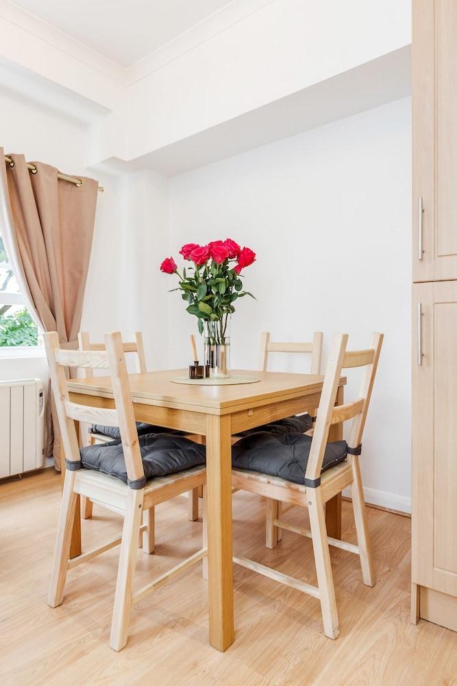 Smart 1bd Apartment in Fulham Broadway 2