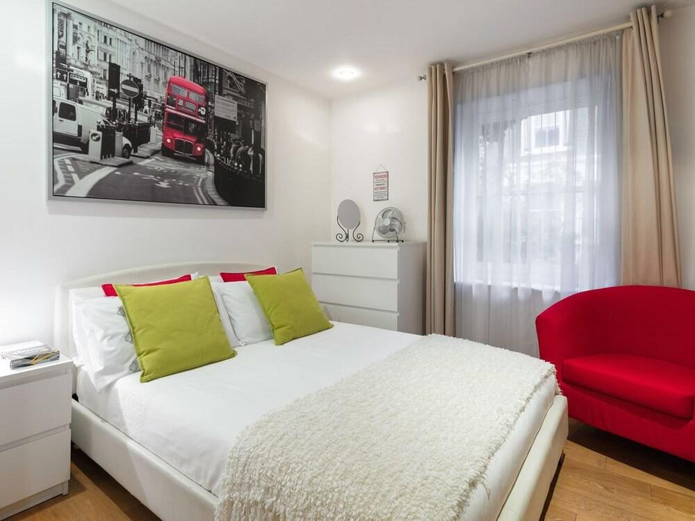 Luxury Kensington Apartment W8 1