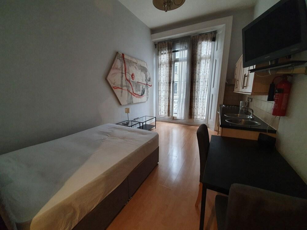 Studio Apartment in South Kensington 11 2