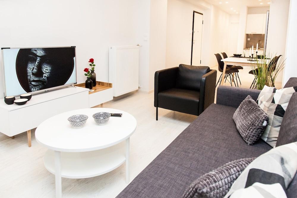 Modern Glamorous Apt in Athens Dt