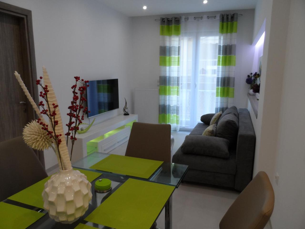 Laura Deluxe Apartment 1