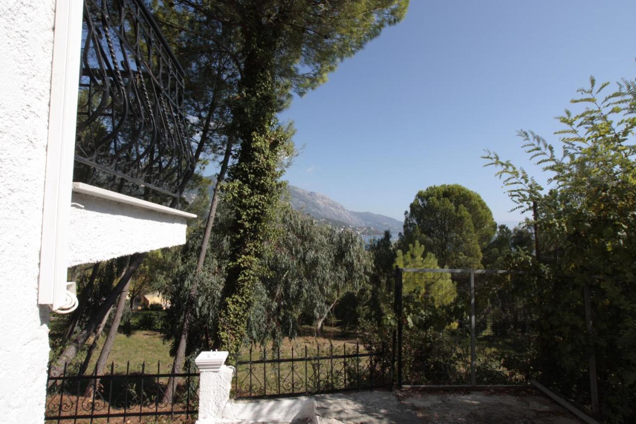 Alexandros Apartments