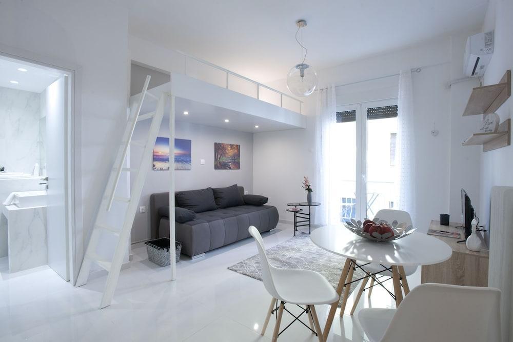 Victoria Square, Cozy And Stylish Apartment