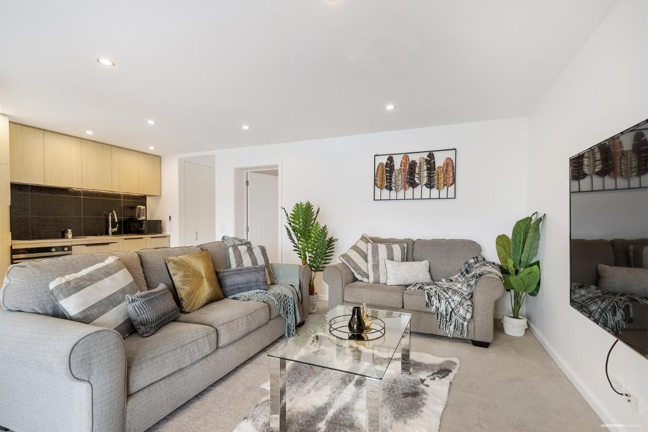 Executive Living in Bluewater 2