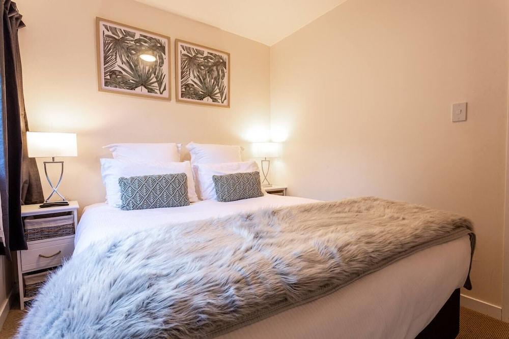 Spacious Townhouse Incredible Alpine Lake Views 2