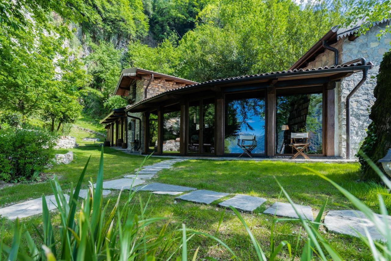 The Writer's Nest Waterfront Villa by Rent All Como 2