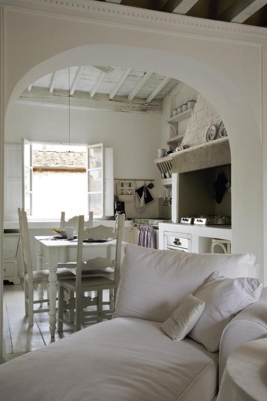 White Home by Mmega 1