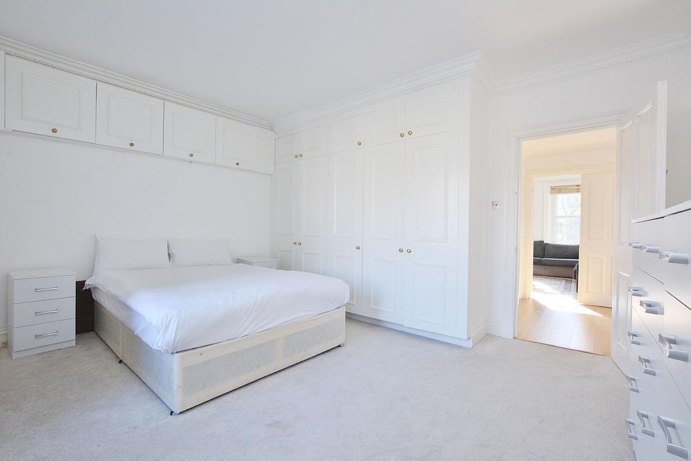 15 Beaufort Gardens Apartments 2