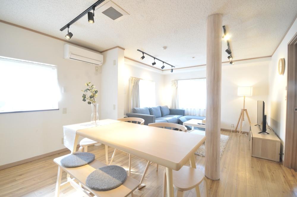 Condominium House Ten-Roku