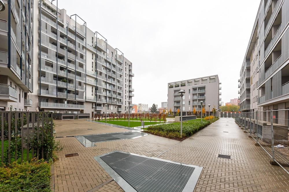 Fiera Milano Flat with Garage