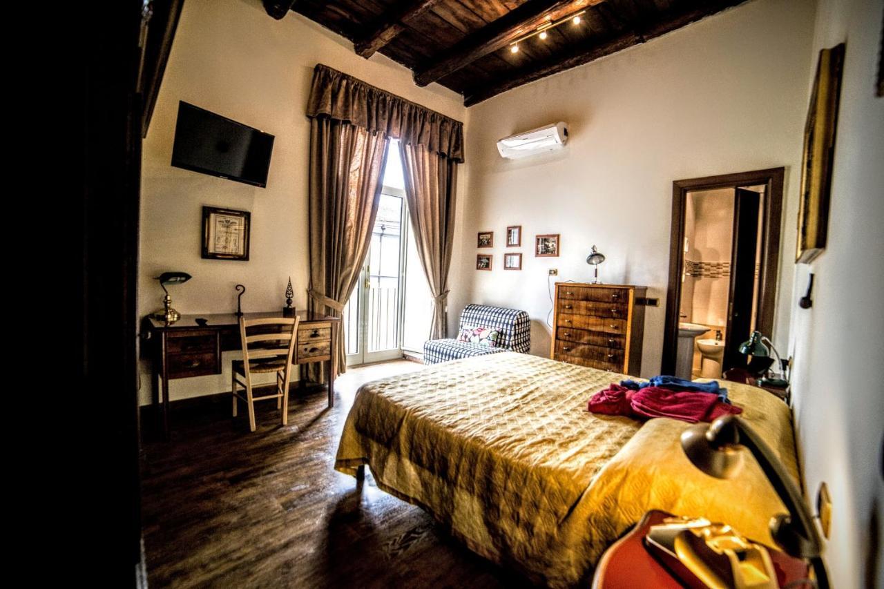 San Gennaro Bed