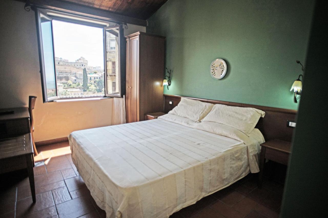 Salotto di Athena 2