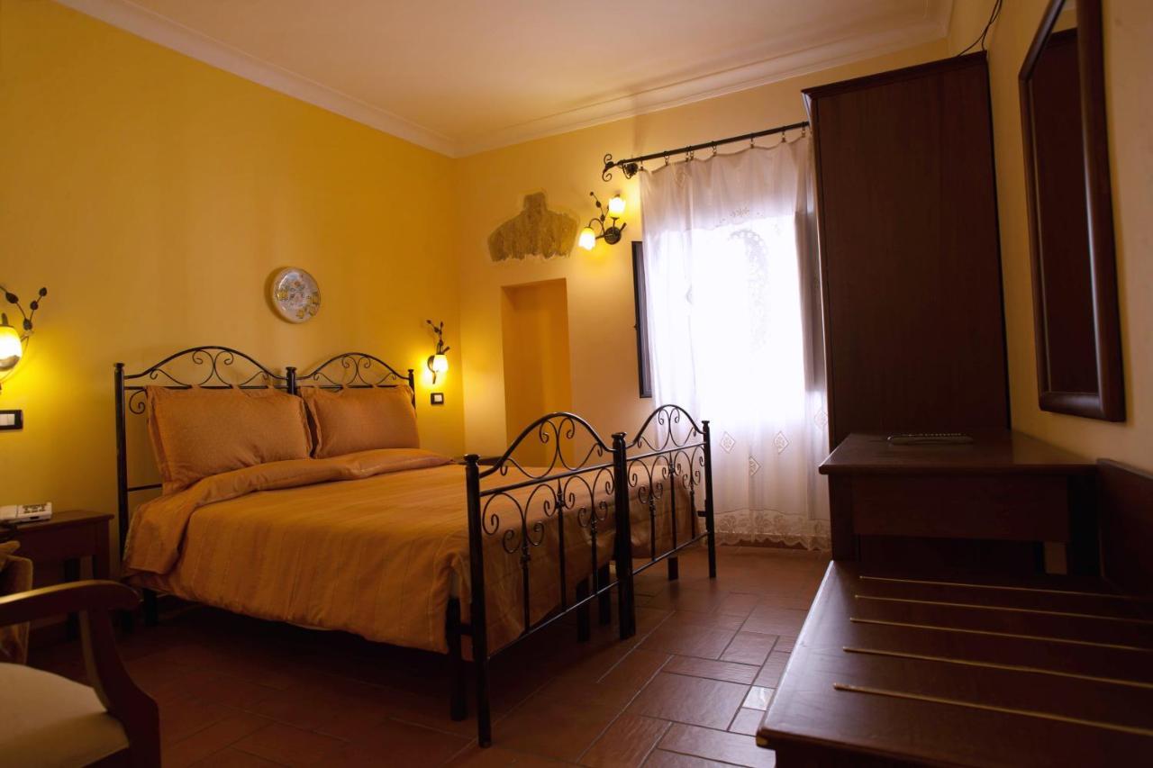 Salotto di Athena 1