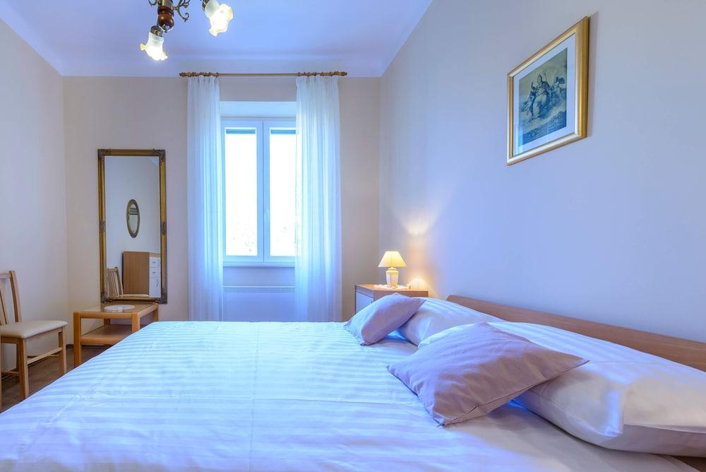 Kike's Apartment 2