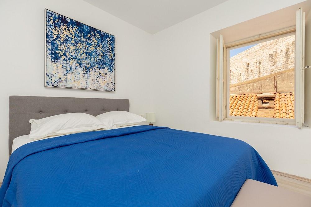 Dominium Old City Suite 1