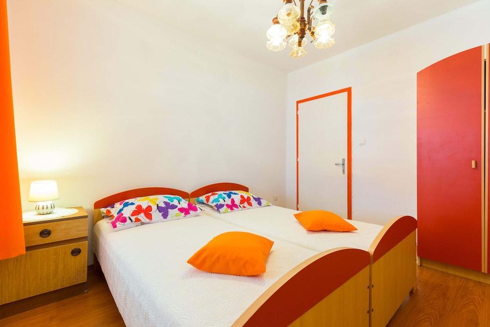 Anika Apartment