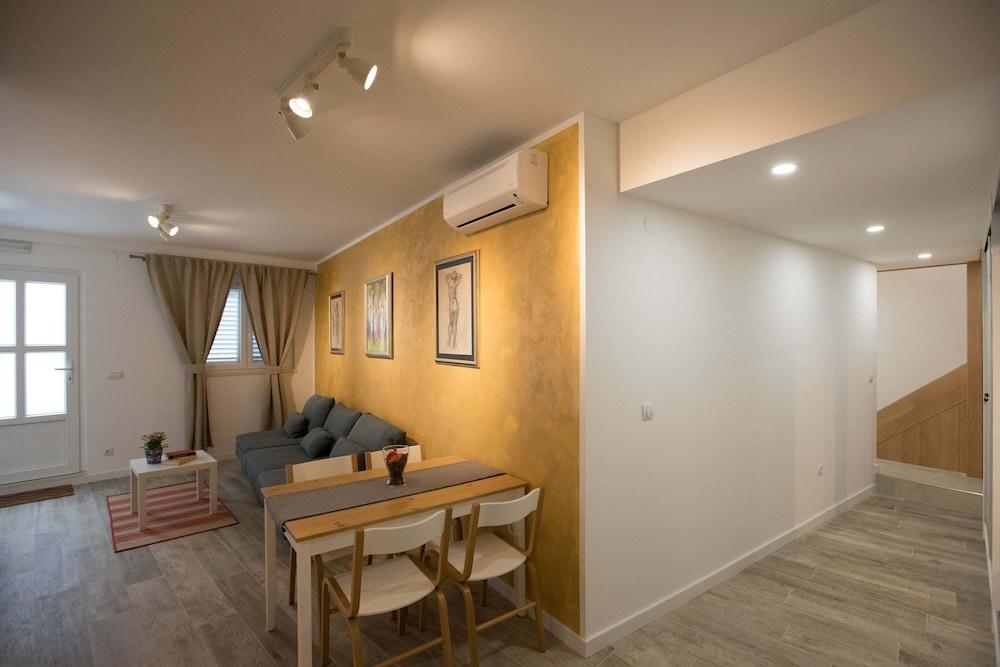Apartment Dam 2