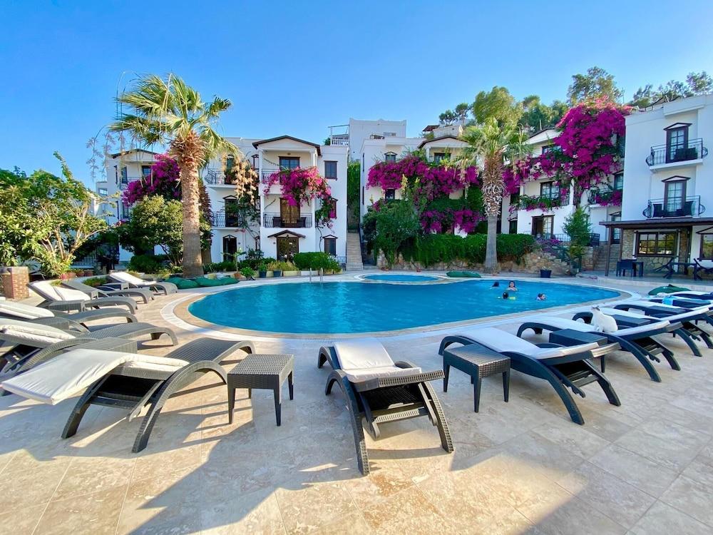 Mare Garden Hotel