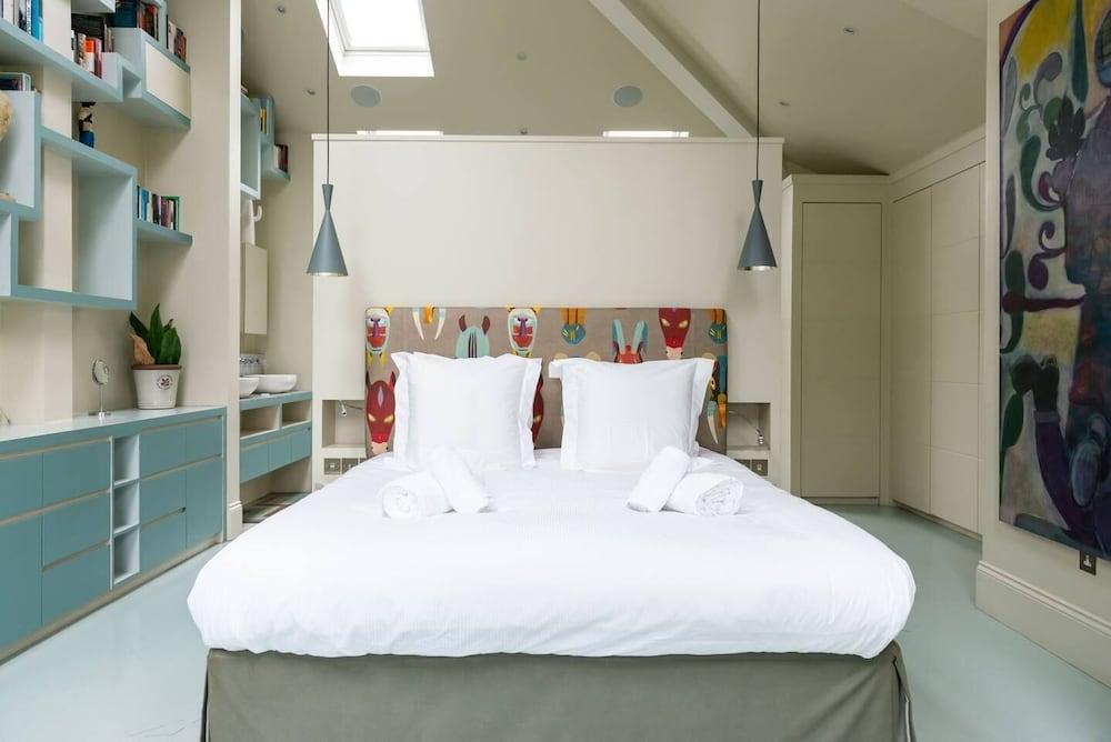 Fantastic 4 Bed House in Iconic Camden 2