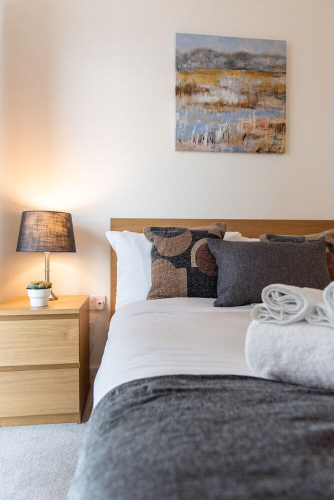 Lt Riverview Apartments - Greenwich