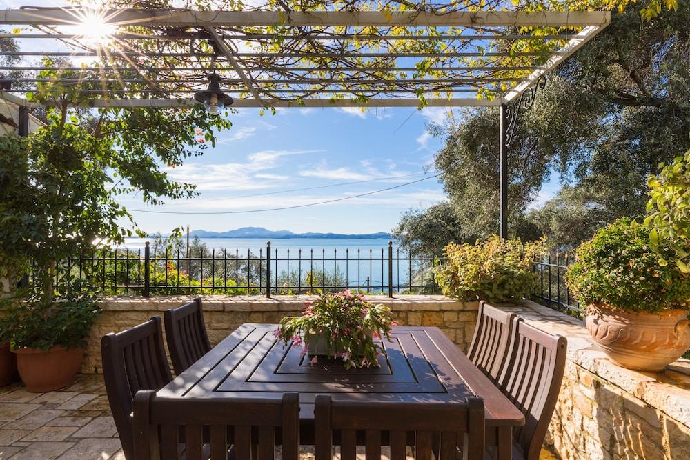 Tatiana Seaview House by Konnect
