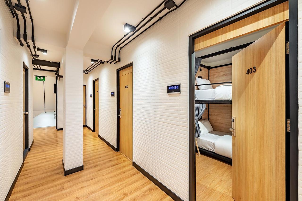 Siam Subway Hostel And Cafe (Adults only) 1