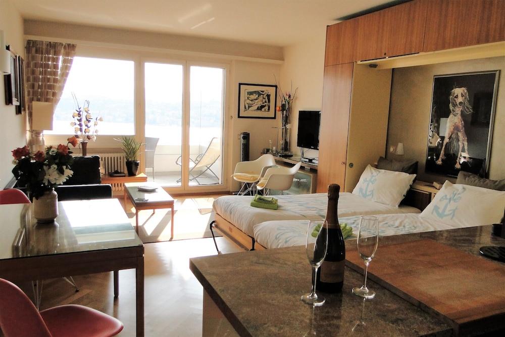 Breathtaking View for a Romantic Stay 1