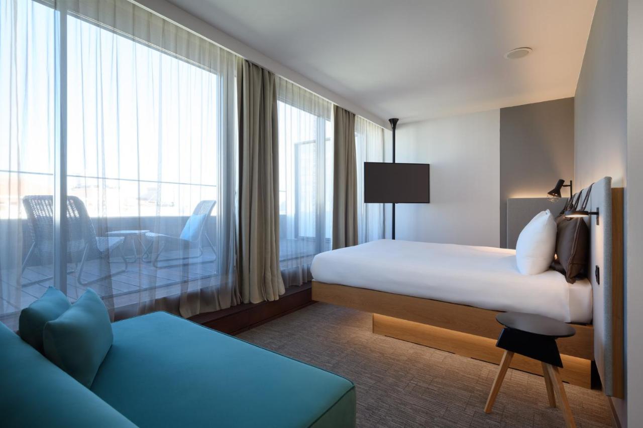 Moxy Lisbon City 2