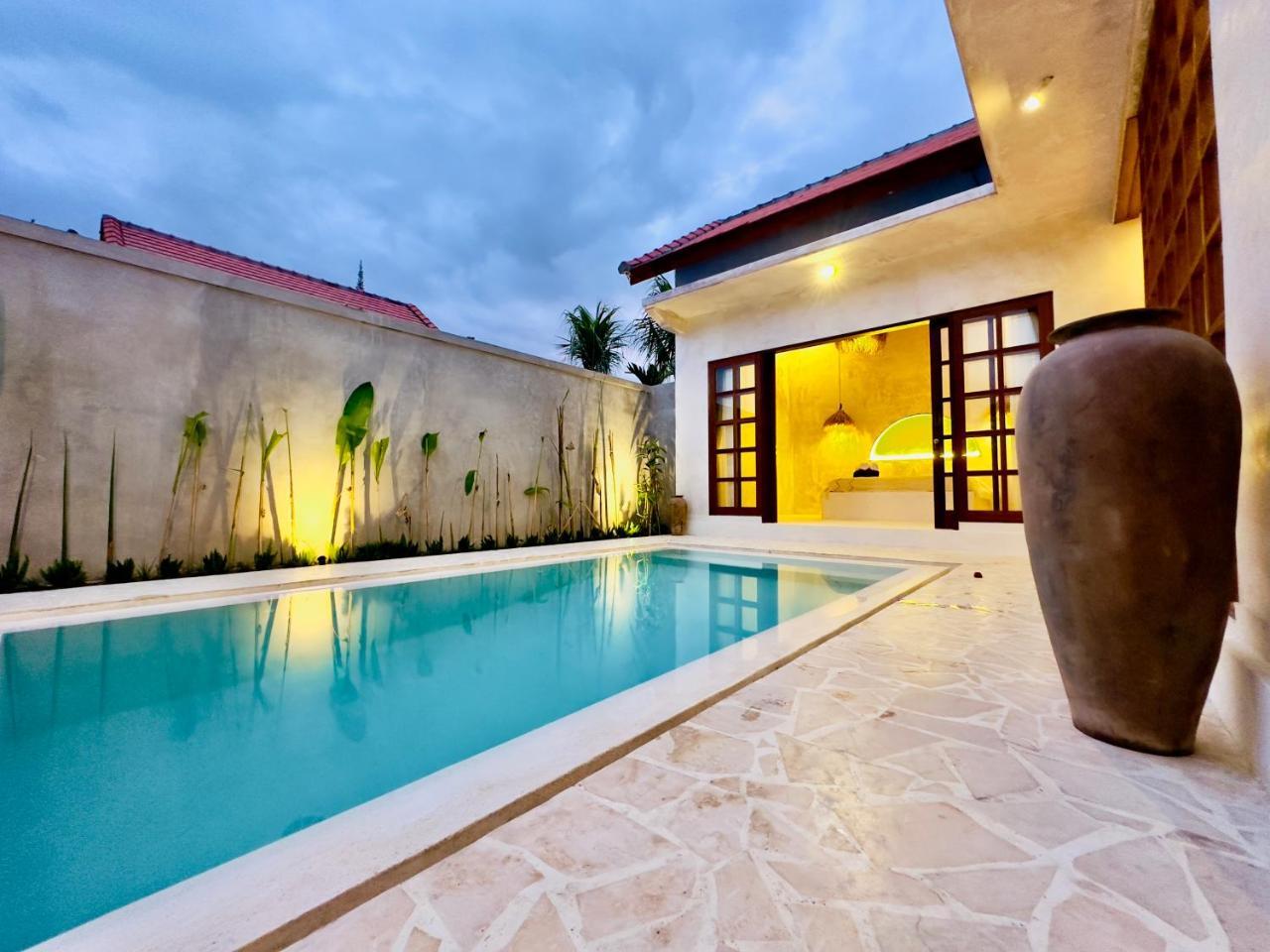 Nick Villa 1