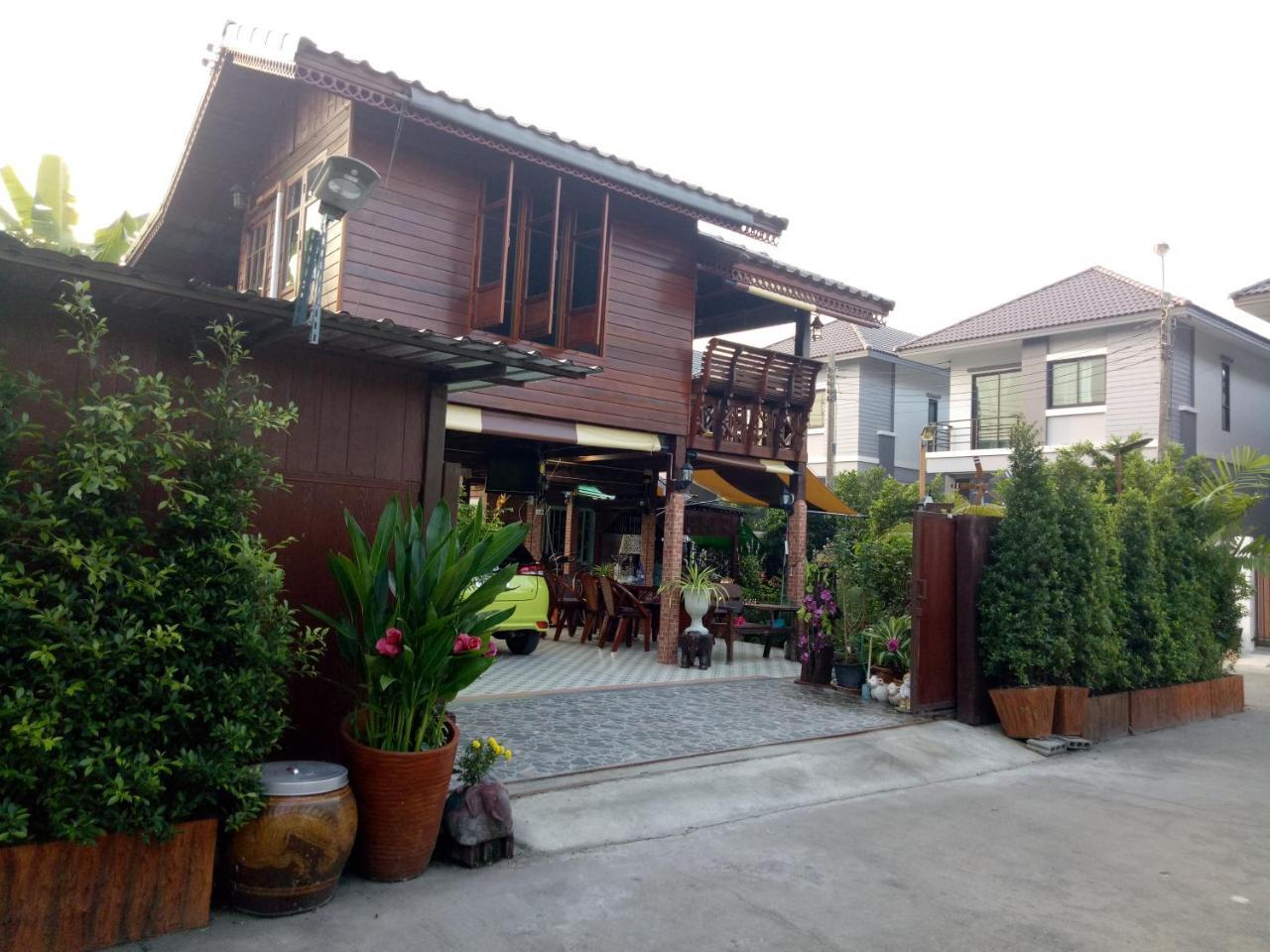 Ruenthip Homestay (Adults Only)