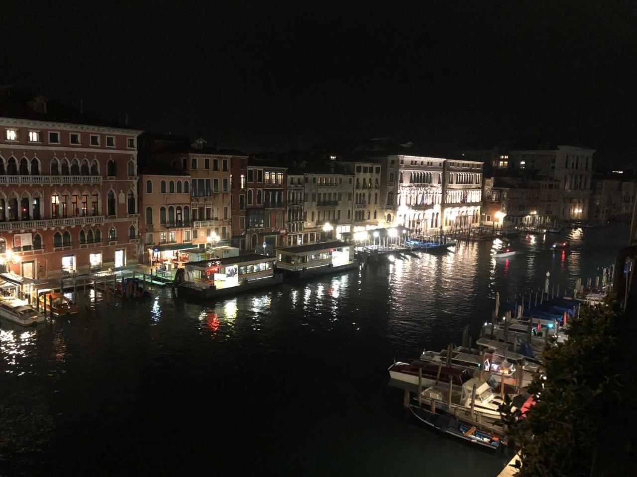 Rialto Terrace on the Grand Canal 1