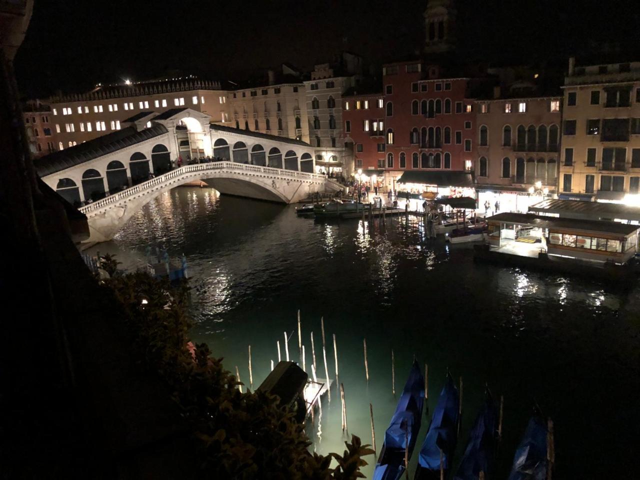 Rialto Terrace on the Grand Canal 2