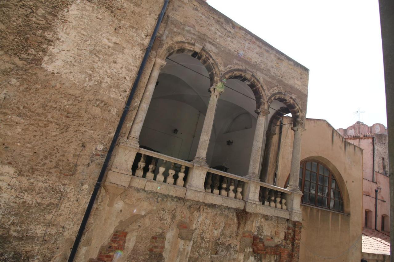 Loggiato Palazzo San Matteo