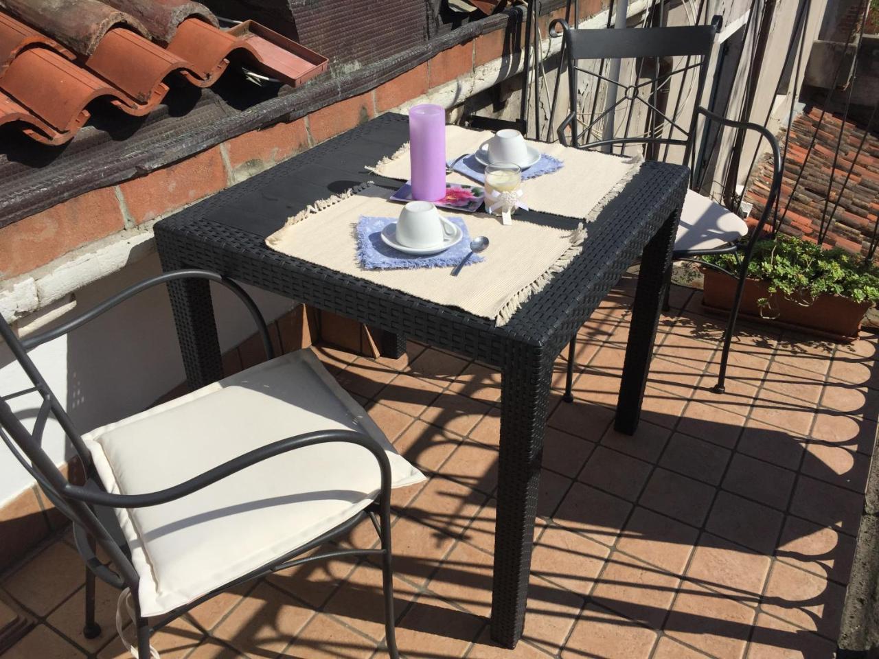 Romantic Rialto Apartment 1