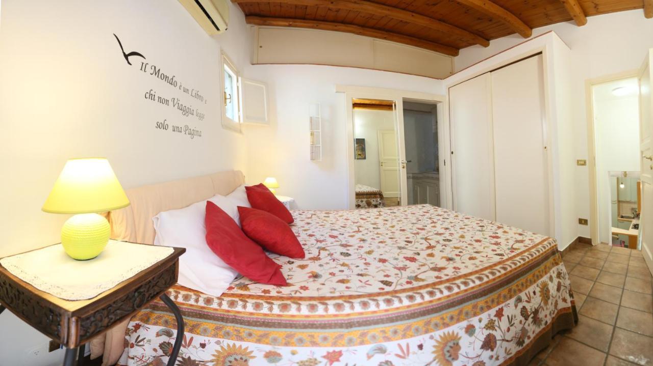 Caracciolo Lounge 2